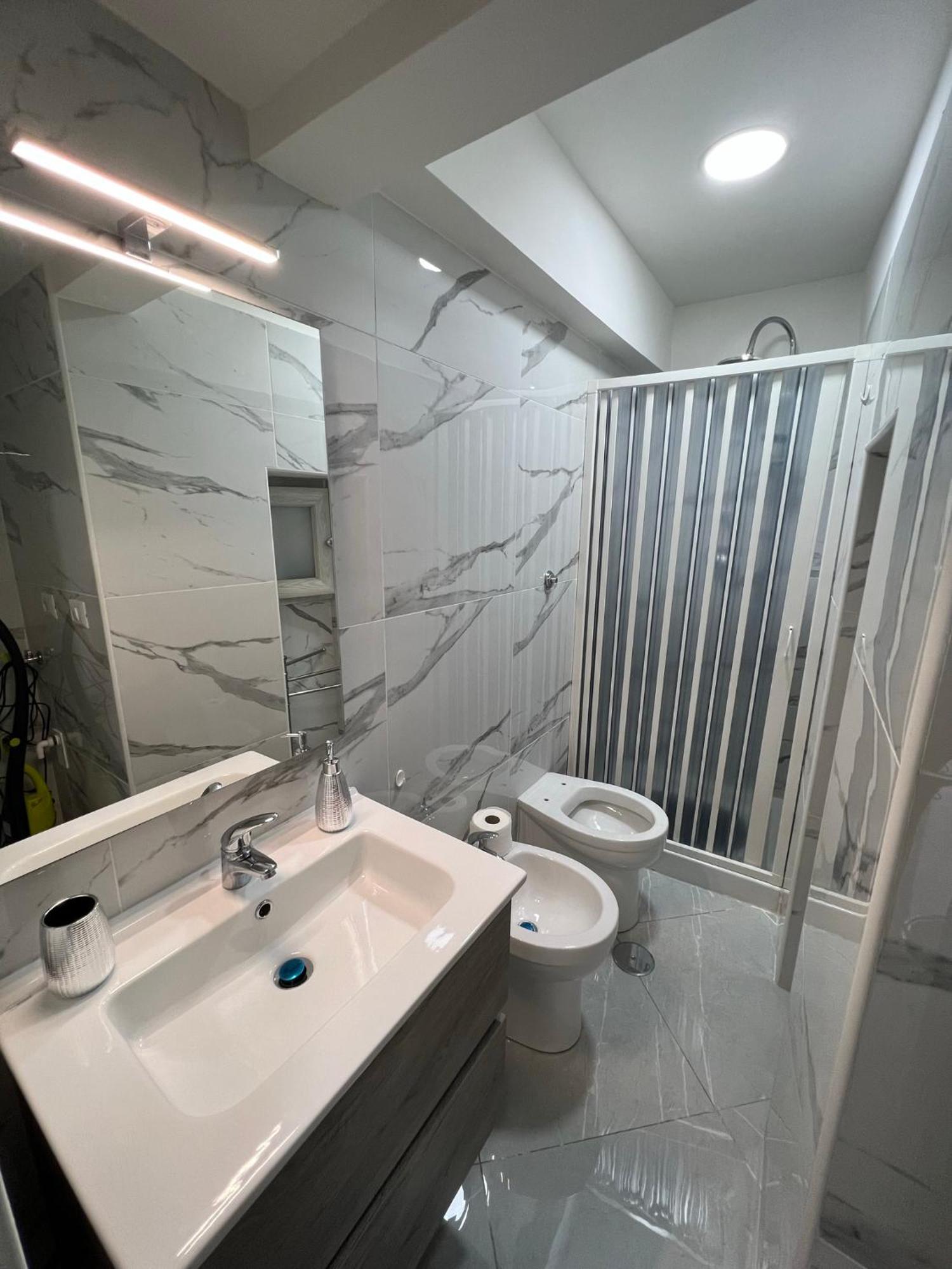 Апартаменти Bro And Sis House Неаполь Екстер'єр фото
